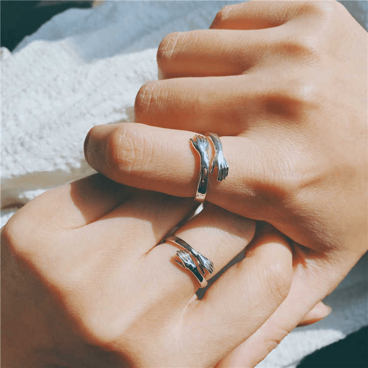 Couple Hug Ring 💖💍 UP TO 60% OFF NOW! 💍💖
